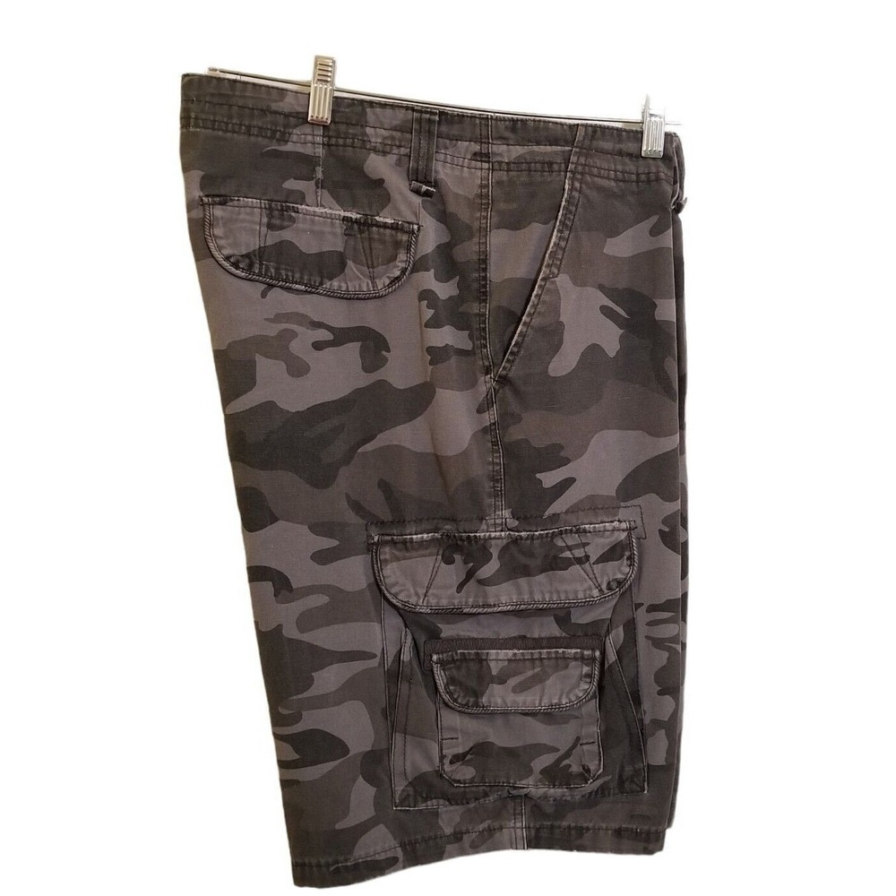 Machine Cargo Shorts Men's Size 36 Camouflage Pockets Gray Black Camo